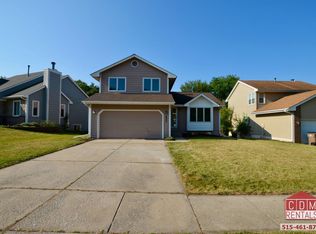 632 53rd St, West Des Moines, IA 50266