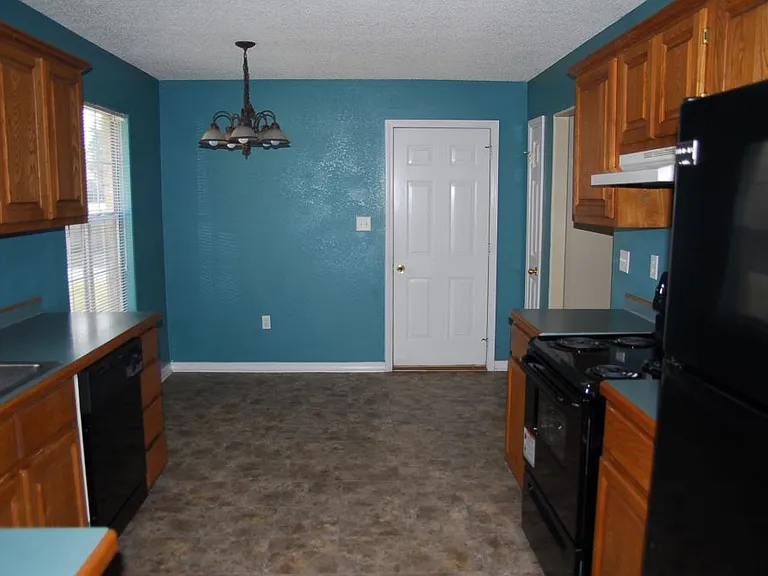 14486 Williamsburg Dr — Photo 10