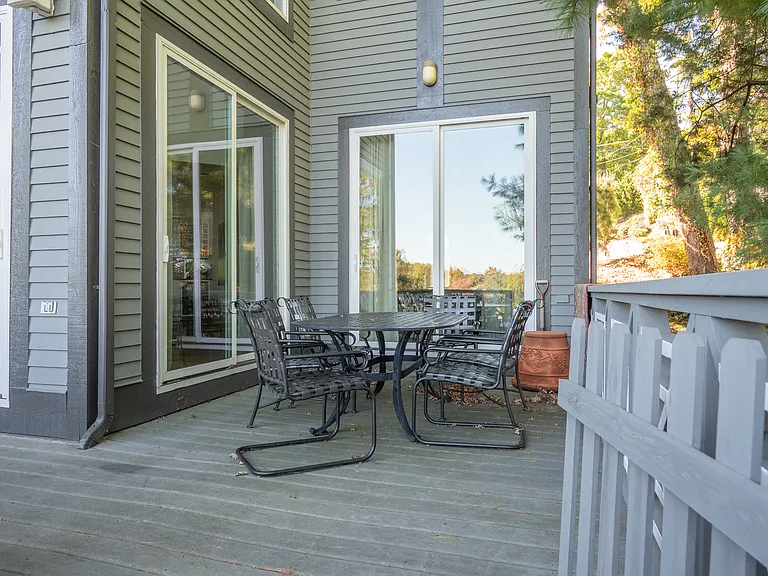 20 Shore Rd — Photo 93