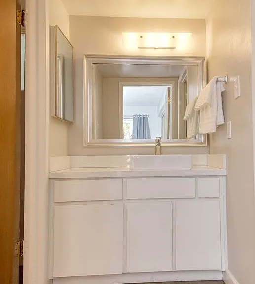 1107 W Osborn Rd — Photo 10