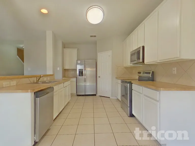 3005 Glenrose Dr — Photo 5