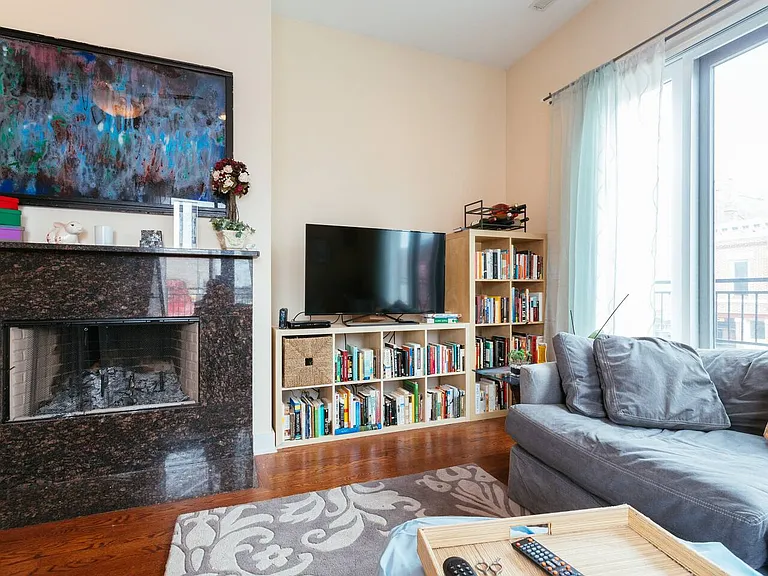 2342 W North Ave #201 — Photo 2