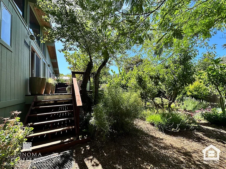 417 Brazil St — Photo 25