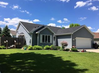 4796 Chestnut St, Grand Forks, ND 58201