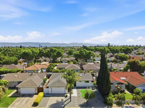 1355 Buchanan Dr, Santa Clara, CA 95051