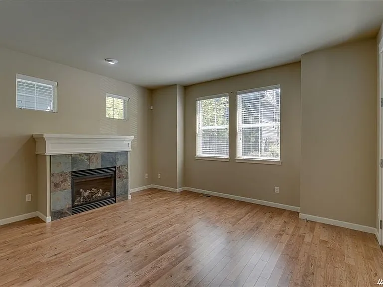 386 NE Denny Way — Photo 8
