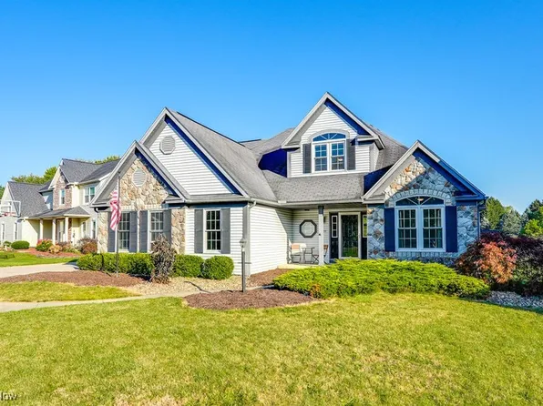 3005 Crown Pointe Dr, Stow, OH 44224