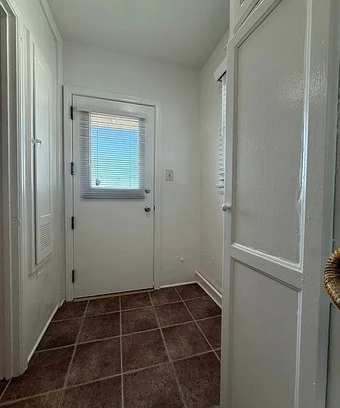 116 E Buckthorn St #H — Photo 7