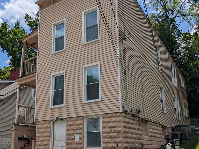 42 Grandview Ave #1 — Photo 2