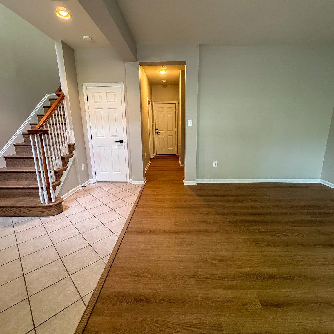 3 bed, 3.5 bath, 2560 sqft, $4,000 — Photo 4