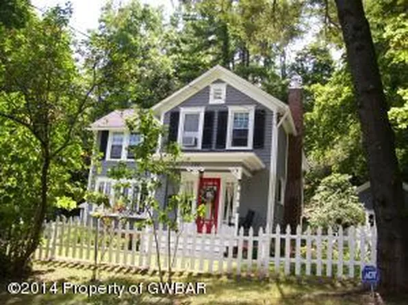 100 Franklin St, Dallas, PA 18612