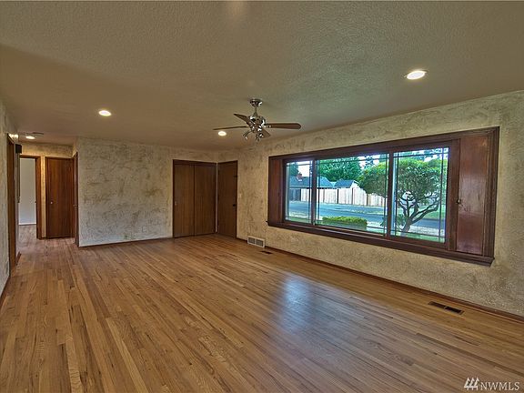 5th image of 6710 Foster St SW