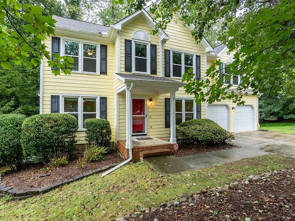 8 Woodcliff Cir
