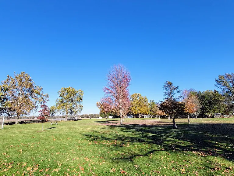 1601 Coventry Dr #B — Photo 21