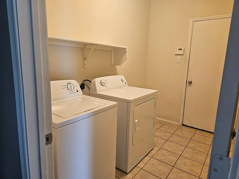1612 Megan Creek Dr — Photo 11