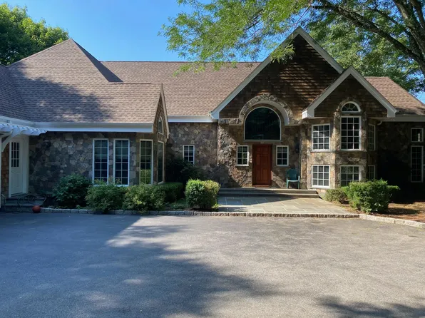 14 Vista Ct, Pleasantville, NY 10570