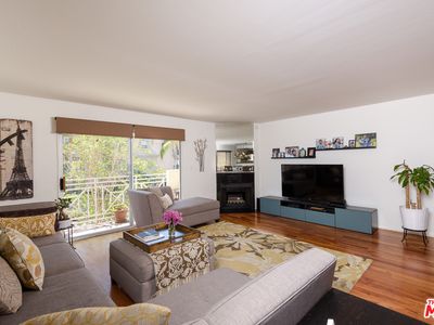 11907 Darlington Ave APT 101, Los Angeles, CA, 90049