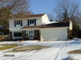 5222 Timber Ridge Trl, Clarkston, MI 48346