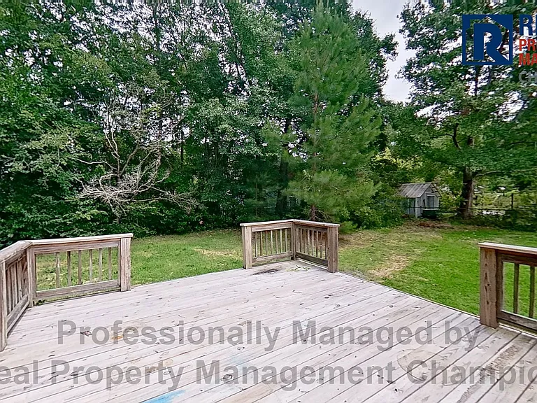 214 Huntington Rd — Photo 17