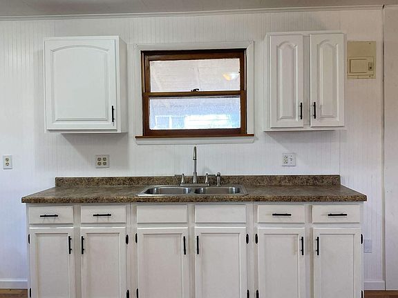 4th image of 313 E Webster St