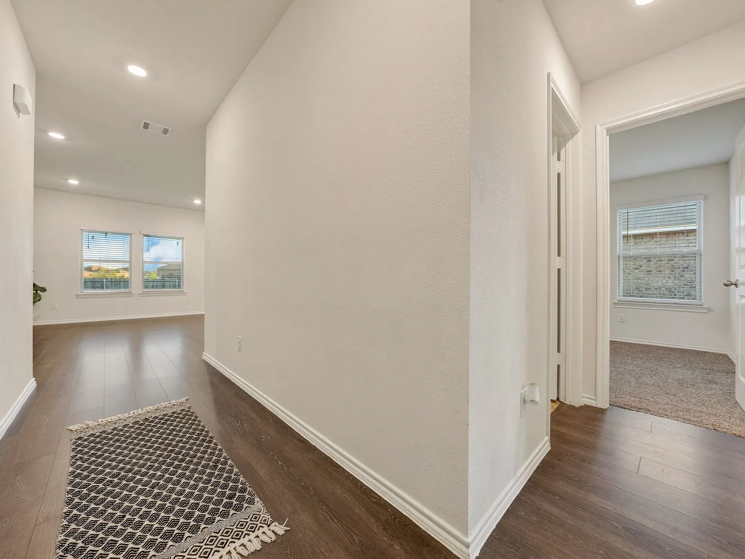 3 bed, 1450 sqft, $1,850 — Photo 2