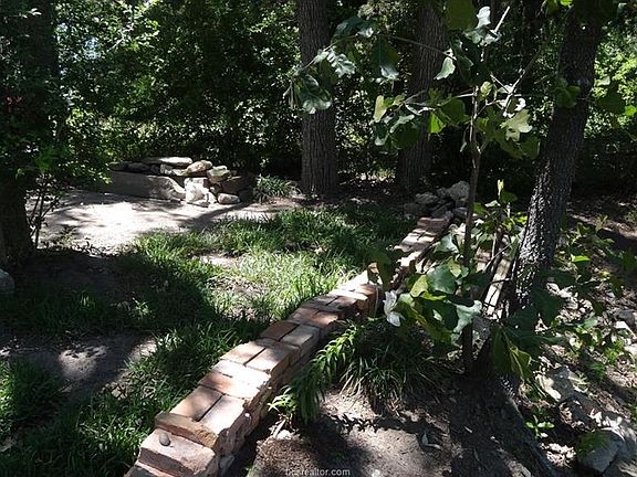 5th image of 5017 S Oakland Ln
