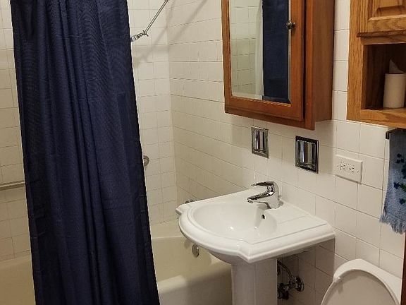 3rd image of 5530 W Lawrence Ave APT 1S