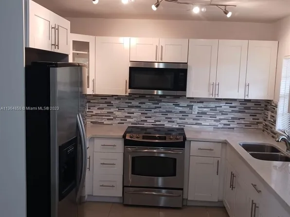 2863 NW 193rd Ter, Miami Gardens, FL 33056