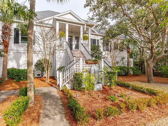 2nd image of 26 Waterway Island Dr