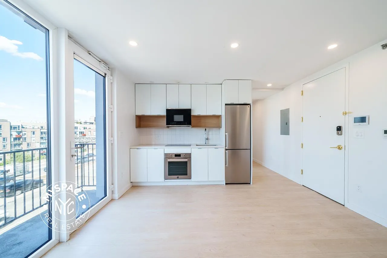 280 Meeker Avenue — Photo 4