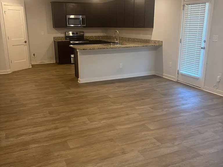 221 Overlook Rd — Photo 3