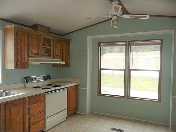 3rd image of 840 W 1st St Trailer 18