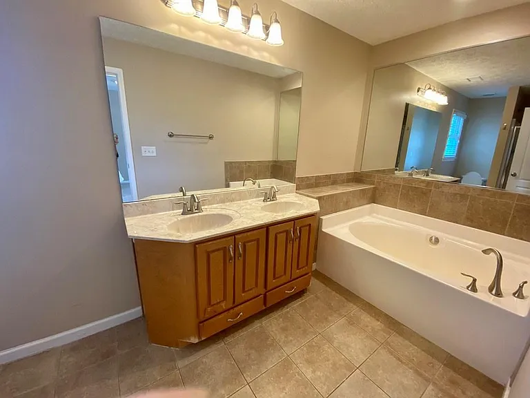 1815 Saffron Ct — Photo 12