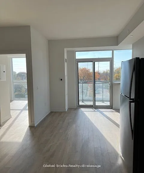 10 Meadowglen Pl #410 — Photo 6