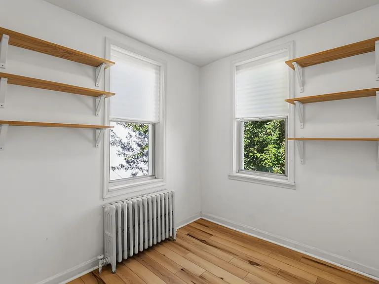2426 E Indiana Ave — Photo 13