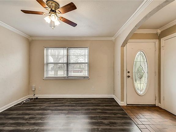 4th image of 2823 Lambert Dr