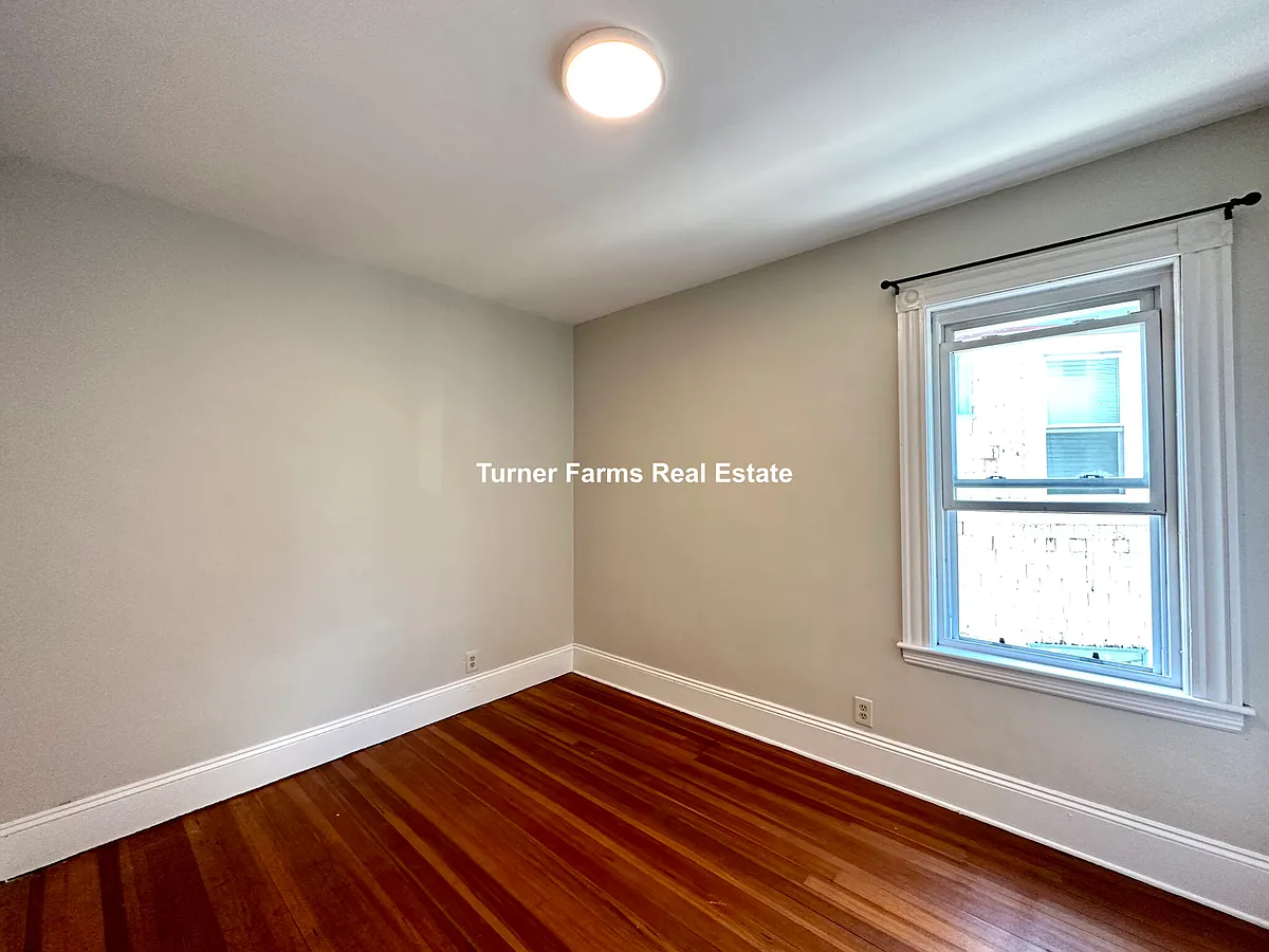Building Photo - 30 Roseclair St #2F