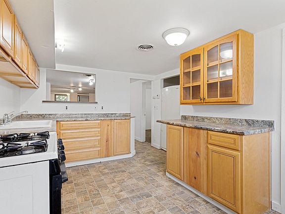5th image of 2400 W Q St #3