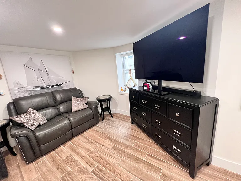 74 Lowell St #1B — Photo 3