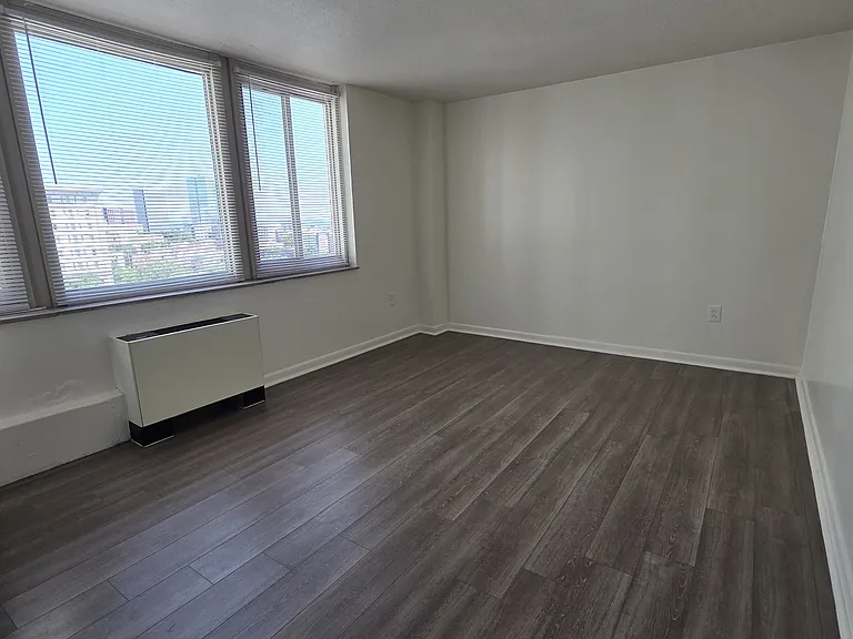 503 W Grace St #911 — Photo 12