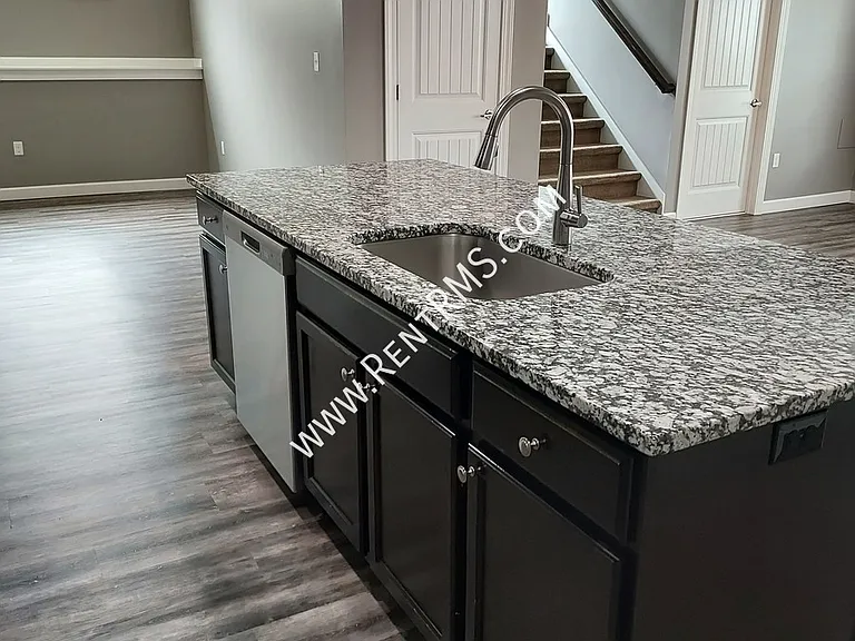 4405 SE Gemstone Ln — Photo 5