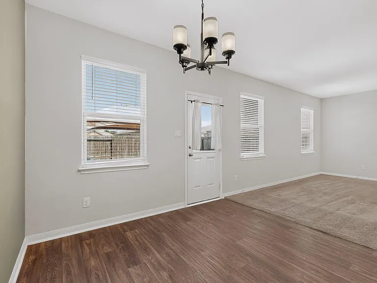 1382 Breanna Ln — Photo 11