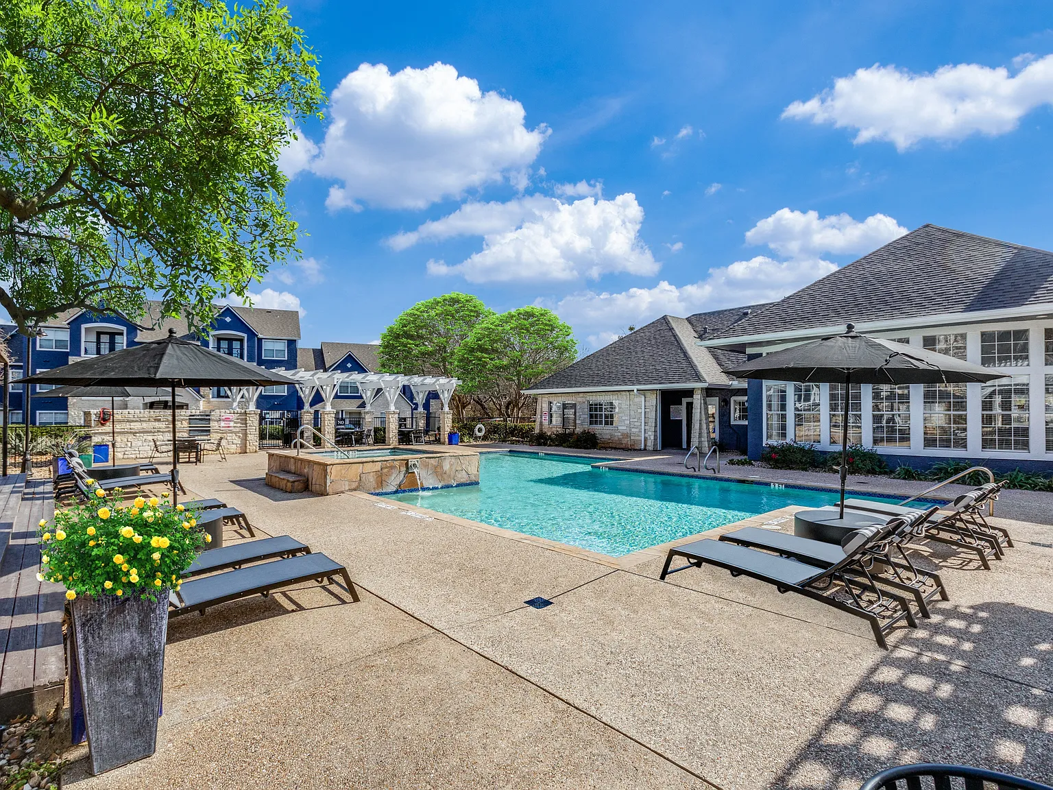 Madison Dell Ranch Apartments — Photo 4