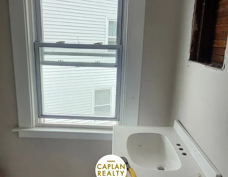 150 Crescent St #1 — Photo 5