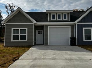 816 North Avenue Rd, Rossville, GA 30741