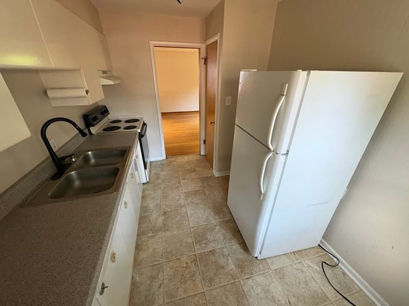 1608 Roxbury Rd Unit B