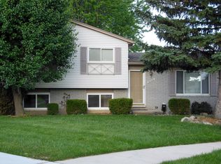 39366 Ironstone Dr, Sterling Heights, MI 48310