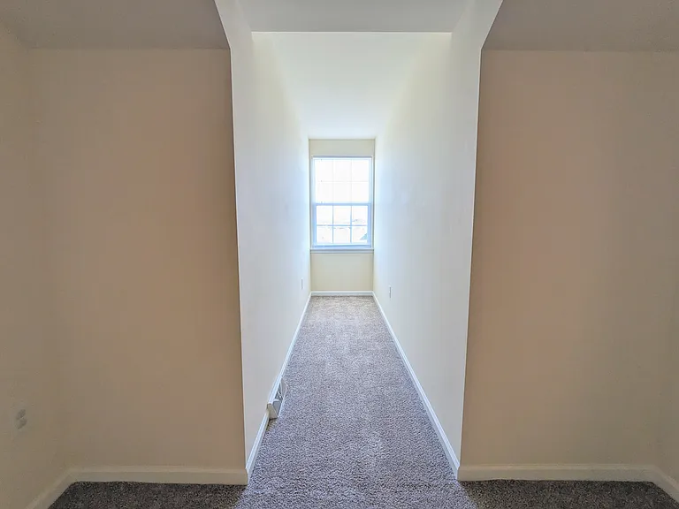 Newport Commons — Photo 103