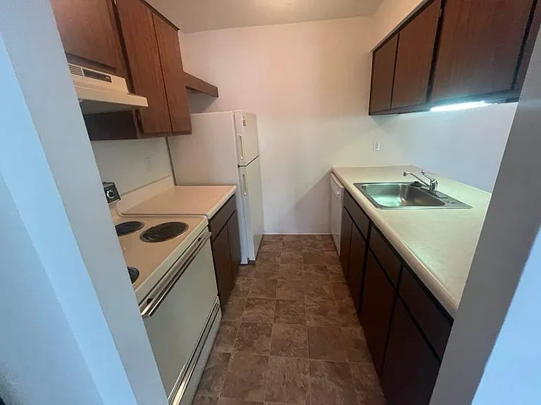 Thornridge Apartments — Photo 32