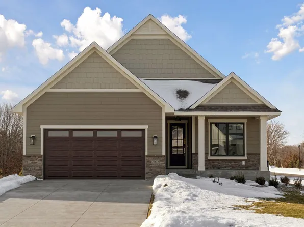 2002 Mulberry Ln, Carver, MN 55315